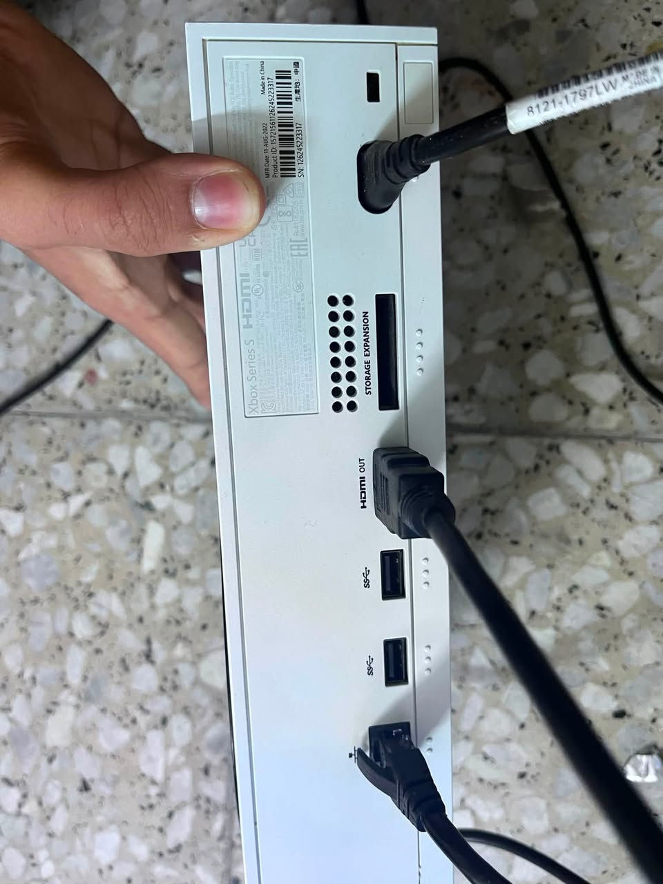 اكس بوكس سيريس اس اصدار 22 بنهايتهة يجي وياء جوستكين وحده كيم سير ويجي وياء كيم باس شهرين الجهاز نظيف ومامفتوح بدون كرتون مكاني بغداد سعر 400 رقمي
*********** راسلني واتساب بغداد
