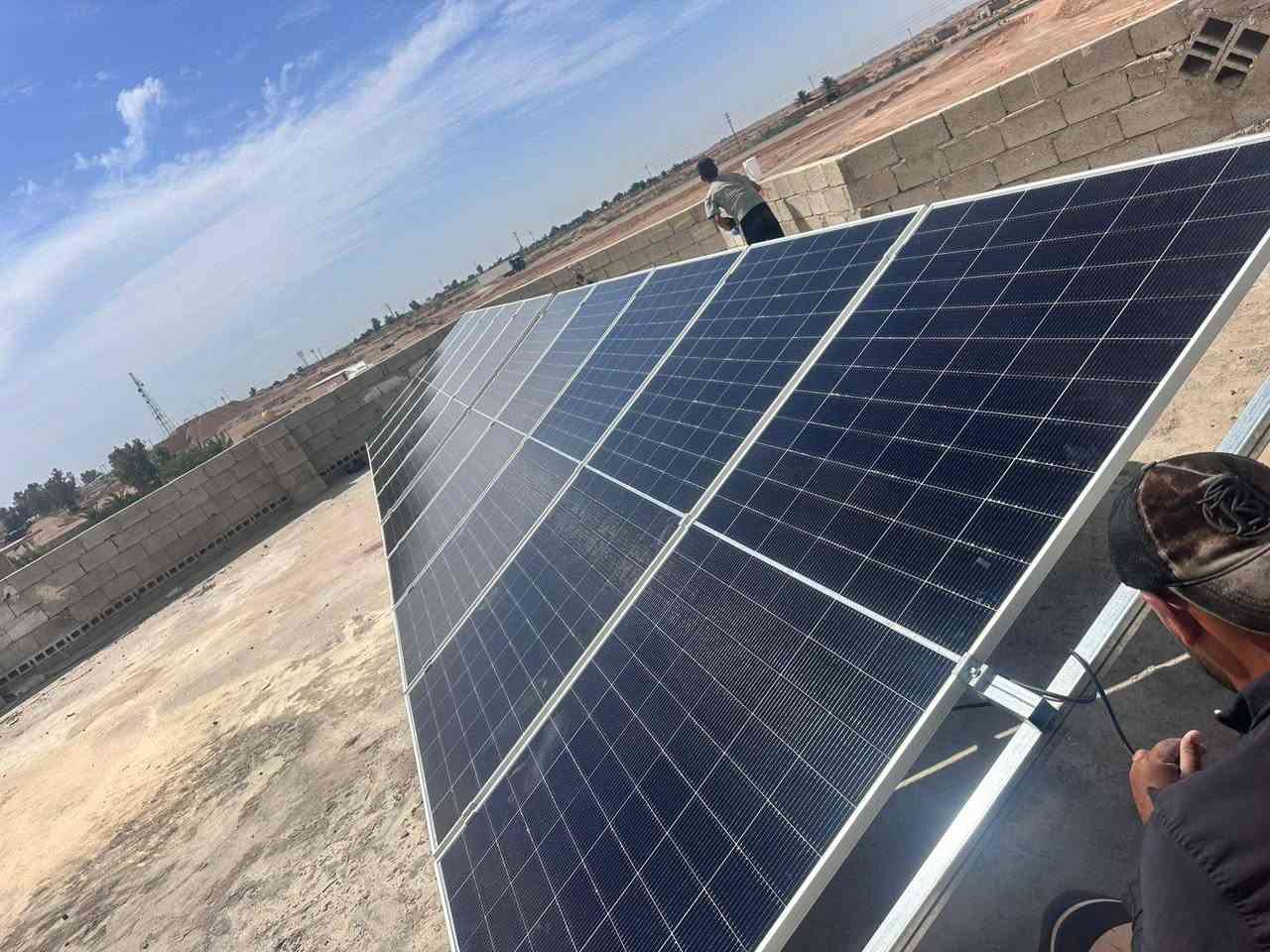 اليوم الأثنين الموافق 01/06/2026
تم بعون الله إكمال نصب  وتشغيل منظومتين للطاقة الشمسية. 
* المنظومة الأولى: في #قضاء #مندلي. #الجسر 
تجهز 20 أمبير نهارا  16 أمبير ليلا وتتكون المنظومة من:-
1-ألواح شمسية عدد 10 قدرة اللوح الواحد 620 واط
2- بطارية نوع ليثيوم قدرتها 17.5 كيلو واط
3- أنفيرتر قدرته 8 كيلو واط
4- بورد خاص بالمنظومة متكامل الحماية
5- هيكل حديد مغلون مقاوم للصدا

* المنظومة الثانية. في #قضاء #مندلي. #الجسر 

تجهز 20 أمبير نهارا  16 أمبير ليلا وتتكون المنظومة من:-
1-ألواح شمسية عدد 10 قدرة اللوح الواحد 620 واط
2- بطارية نوع ليثيوم قدرتها 17.5 كيلو واط
3- أنفيرتر قدرته 8 كيلو واط
4- بورد خاص بالمنظومة متكامل الحماية
5- هيكل حديد مغلون مقاوم للصدا

#ملاحظه: لانعمل ببطاريات التجميع الرديئة. 

بإدارة عمر ياسين 
وحسن سالم
للأستفسار أكثر الأتصال او مراسلة الأرقام  التالية
***********
***********
