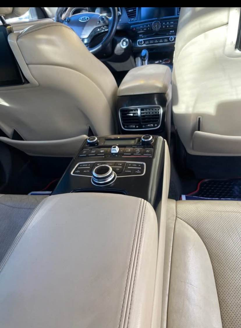 كيا كوريس 2014 خليجي فئه اولى
محرك 3800 V6
محرك وكير كفاله 
ماشيه 120 حقيقي
گير 8 نمر كوبرا
اللون ابيض
كل الابواب شفط 
الجنطه شفط
بصمه اربع ابواب
ستيرن كهرباء متحرك
ذاكره خزن كشن السائق والستيرن
دبل جام لعزل الصوت والحراره
رادار كل الجهات مع تحذير المنطقه العمياء 
لايتات لد ١٦ عدسه زنون ومتحرك 
زراك لايت
اكياس هواء كهرباء للراحه في كشن السائق والكشنات الخلفيه
بروجكترات لد 
كشنات جلد (النابا) افخم انواع الجلود لون بيجي

جكات تصعد وتنزل السياره بس الجكات منزلهن محول السياره لوي الجكات موجودات عندي 

مري شفط وقلاب عالبگ لرؤيه اوضح
مرايات تعتيم للاضاءة العاليه وهيتر 
قماره شامواه فاخر 
كامرات عدد ٤ رؤيه محيطيه 360 درجه والخلفيه دواره مع الستيرن
حساسات امامي خلفي
فتحه سقف
كشنات جلد تدفئه وتبريد امامي خلفي
كشنات كهرباء امامي خلفي
شاشات عدد 3
تحكم ماوس امامي خلفي
الكشنات الخلفيه VIP 
تبريد 3 قطع
حساس مناخ اوتو يتحكم بفتح وغلق الهواء الخارجي حسب نقاوه الجو 
بردات عدد 5 بلاد
ايرباكات عدد 9
سماعات شركه لكسكون 14 سماعه
دمام عدد ٢ امامي خلفي
تحديد مسار
شاشه عرض معلومات عالجامه الاماميه 
العينه شاشه وامكانيه تغيير شكل العدادات حسب الرغبه
هاند بريك بصمه كهرباء
نضام اوتو هولد
انضمه قياده عدد 4 عادي وايكو وسبورت وثلج
نضام مانع انزلاق ABS
نضام تراكشن كونترول 
نضام حزام امان كهربائي
مثبت سرعه ورادار تفاعلى 
السياره مكفوله كفاله عامه اماكن بارد جداً قليله
رقم بغداد دولي هزه وسنويه جديد   
السعر165وبيها مجال 
مكان السياره ناصريه 
*********** Singapore
