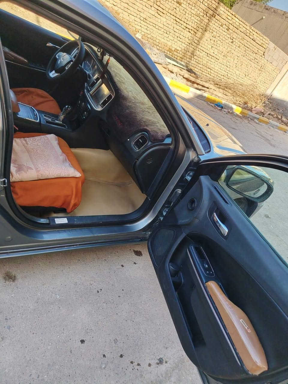 السلام عليكم جاسمنا سنويه ل30شرط التحويل مابيه ضربه بيه صبغ ابيع شرط الفحص السيياره حلوه بالعافيه عالياخذه السعر 135اتصل على الرقم ***********رجر موديل 11بغداد ب
