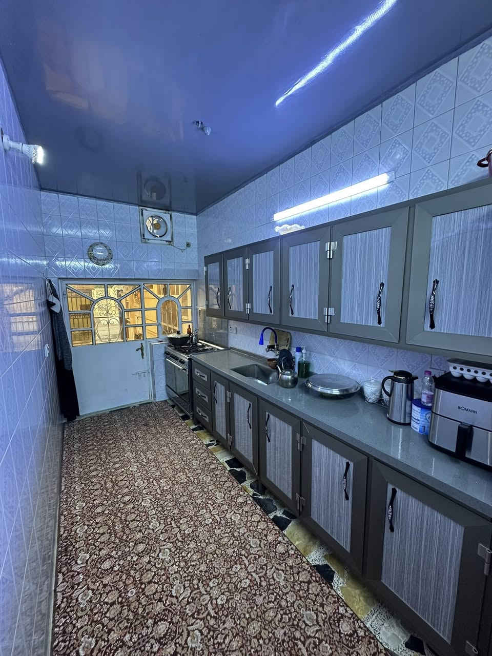 مشتمل بناء نظيف للبيع 🧿
موقع … شارع فلسطين محله 504 حي المستنصريه 
🛑 المساحه الكليه : 100 متر 
🛑 الواجه : 6 متر 
🛑 النزال : 16،16 متر 
🟧يحتوي في الطابق الارضي صاله ومطبخ وخدمات وغرفه نوم والطابق الاول غرفتين نوم وخدمات 📌
اي عقار حابين تعرضو للبيع او للايجار ارسل تفاصيل العقار ع الارقام الموجود وبلنسبه لطرق العرض عدنه تطبيق عقاري وترويج مستمر لجميع العقارات وتدللون 
‎(شركه الجبل للعقار)🪬
***********
***********
