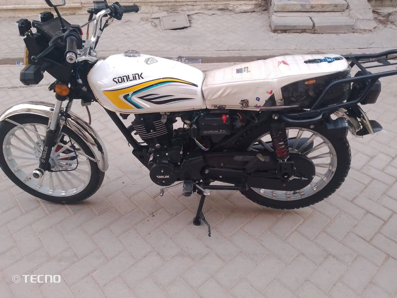 السلام عليكم دراجه ايراني 2025 نازله بال 26 مقفوله كفاله عامه واي نقص ما بيها مكان بغداد السعر 800 دراجه حلوه وناعمه وامي ***********ال*********** اسيا واتساب والاثير على السيم كارت
