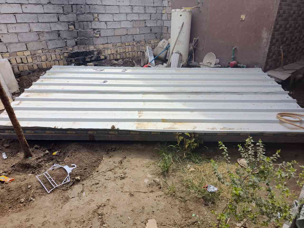 عماريه سندويج طول 4متر والعرض 2متر كامله مع جنكو طول 4ونص وشخاطات عدد 2 رجلين
ليس موجود علئ الفيس مكلف بالنشر يرجئ الاتصال على الرقم والتفاق

***********
