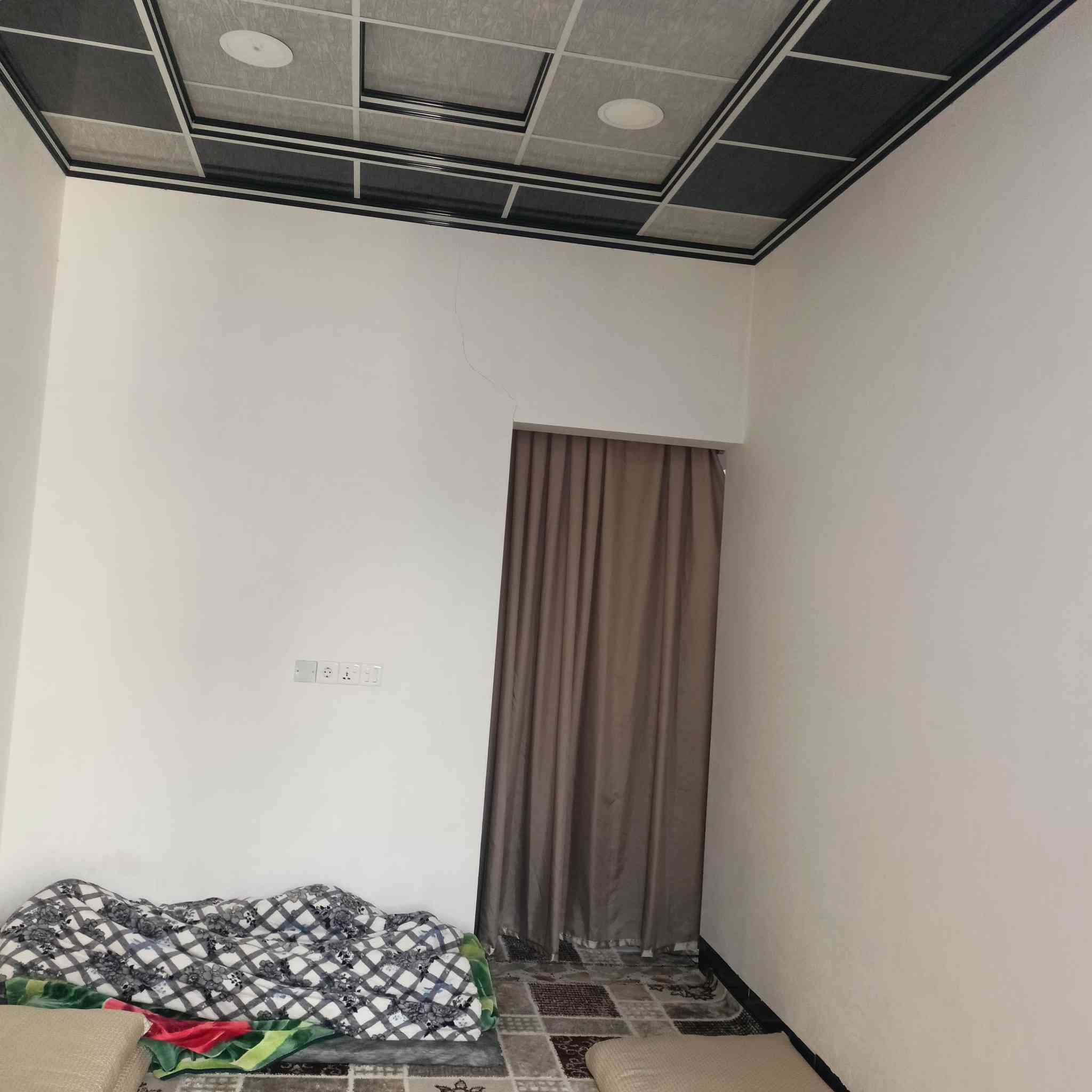 دار للبيع
المساحه 100 متر 

القوسيات مدخل اسواق ابو علي فرع محلات الوتار 

كامل اي نقص مابي 

غرفه وحده ستفبال هول مشتملات 

سند زراعي ابيض حق التصرف 

خدمات بي 50 متر ع تبليط 

سعر 45 بي مجال 

يرهم بالتقصيط بس سعر يختلف 

هاتف ***********  بي واتساب 

هاتف  ***********
