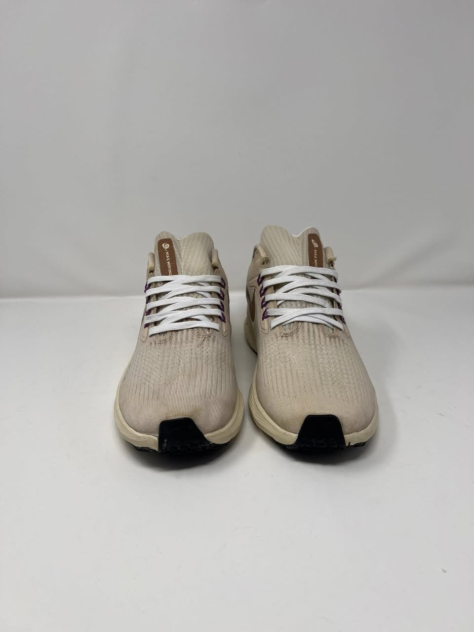 .
Nike zoomX
 
باله فيتنامي غير مستعمل، قياس 43(27.5سم)، القطعه فوم مريح  لابعد الحدود، بنفس الوكت  وزنهه يكاد يكون صفر، تحتوي على فتحات تهويه لمنع   الروائح في القدم يعني تفيدك بالصيف والحو الحار،  القطعه موجهه للعدائين ، سعرهه 20 الف دينار، 

ادخل انستا شوف القطع القويه
https://www.instagram.com/hermes.storex?igsh=MTQwdWQ4OTZ1YmxoMg%3D%3D&utm_source=qr


**إذا كنت صاحب هذا الإعلان وتريد حذفه لأي سبب، رجاءا أرسل رسالة إلى الدعم الفني**