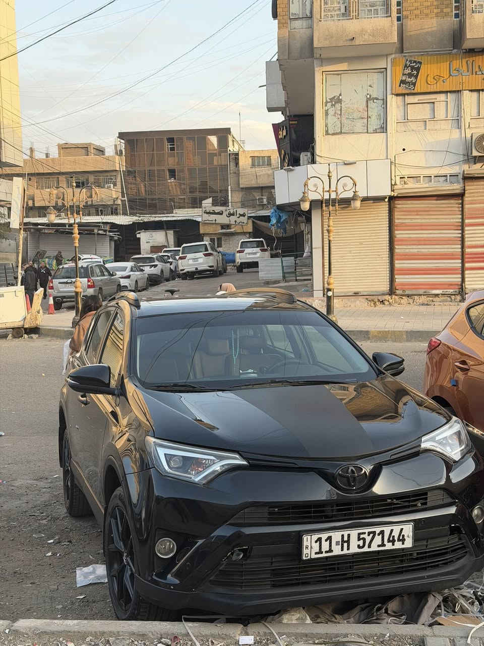 راف فور ٢٠١٨ للبيع
خليجي ماشيه 87الف كيلو
السياره فول مواصفات
مسويها بلاك ادشن
فتحه
بصمه
شاشه كبيره كار بلي
صندوك كهرباء
زنون
اشاير مري
كرسي سايق كهرباء
عليها داش كام اماي خلفي 
المرايه الوسطيه شاشه
داخل مميز لونين جوزي ومشمشي
السياره نضيفه الصدر كله جديد تخم تاير جديد
صار بيها صبغ بالعراق جاملغ السايق وباب السايق وبيها بارد خفيف 
رايدها ب169 وبيها مجال 
للاستفسار *********** متوفر واتساب
