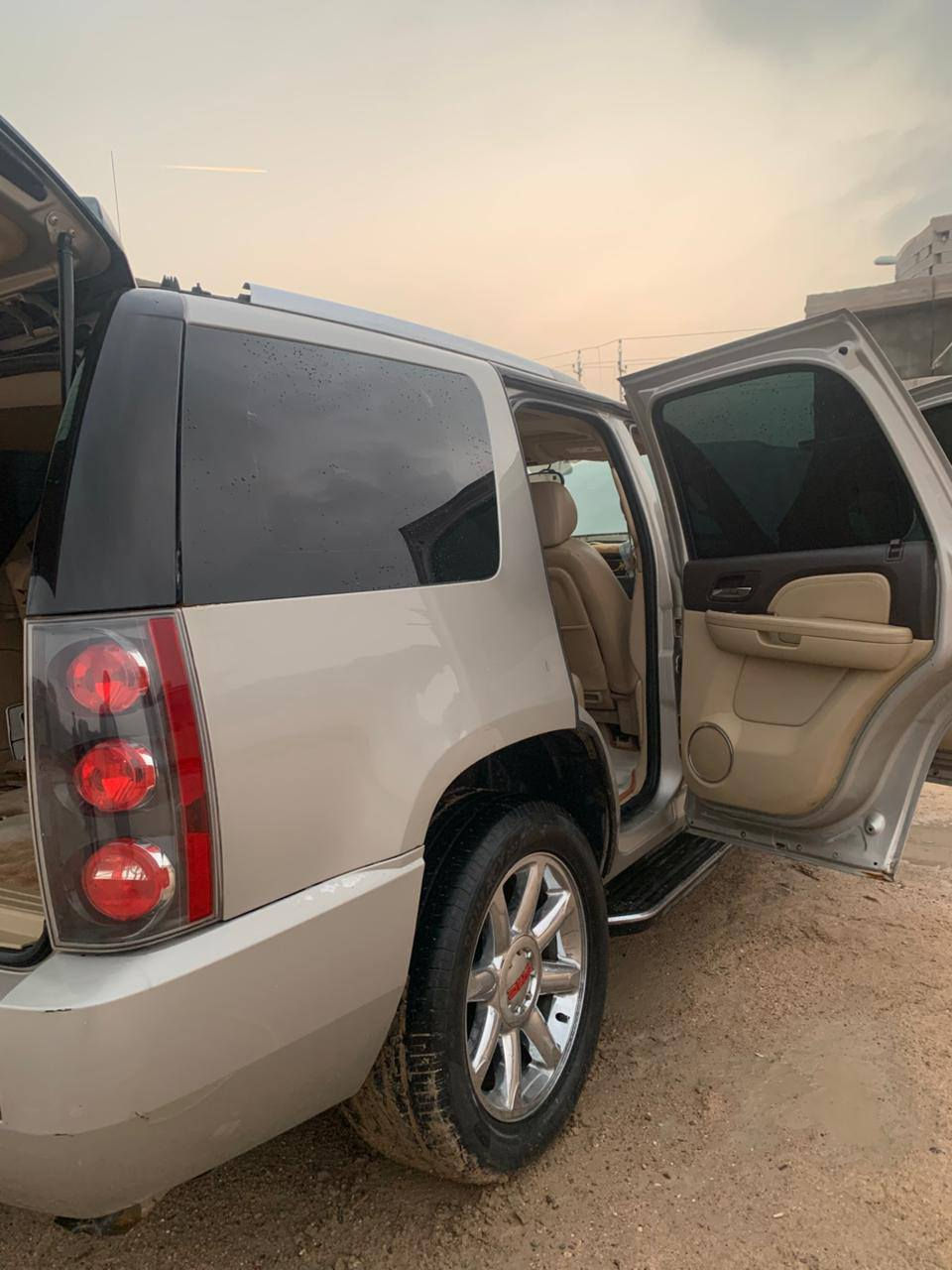 جمسي دنلي للبيع ادوات دخول جديد بيه كصه قماره فقط مكفوله ضربه و صبغ و كصه ثانيه سياره جديده كلش مكينه و كير بلاد 8 سلندر تبريد تدفه شغال فوال مواصفات مكان بصره سعر 75 ((***********))((***********))
