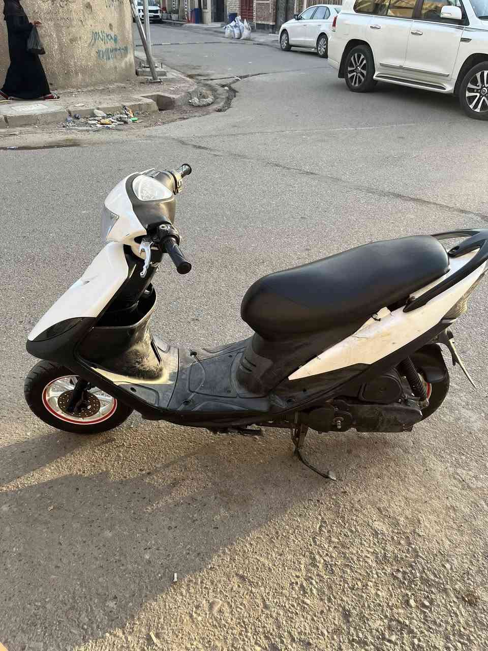 السلام عليكم دراجه ماكس بلاديه مابيها نقص كهربائيات شغاله مكينه ناعمه حلوه شلعه ومعدل تخبل تنكر سلف وتطلع سعرها٦٠٠ وبيها مجال حك الجيه بغداد دوره ***********
