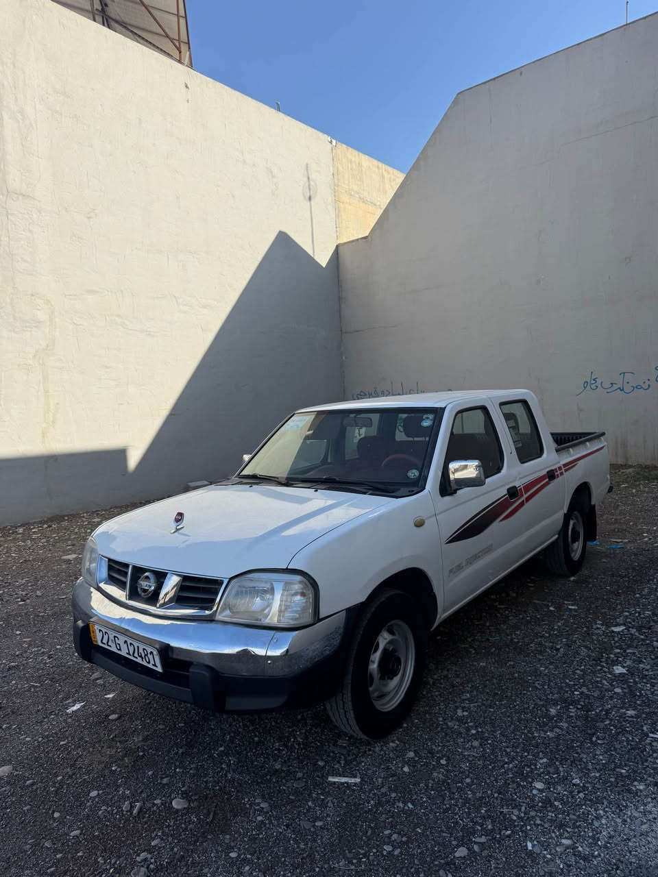 نیسان مۆدیل ٢٠١٠ سەیارەکە ٢ پارچەی سبوخە  زۆر جوان ماوەتەوە مەکینەی نەکراوەتەوە سەنەوی تا ٢٠٣٠ تازەیە بەشەرتی گێرو مەکینەو ئەکسل و تەقە و رەقە یەک دیناری مەسرەف تێدا نیە هەموو شتی لەسەر دەقی بیلادی ماوەتەوە سەیارەکە لە هەولێرە 
نرخی ١١٠
*********** أربيل, العراق
