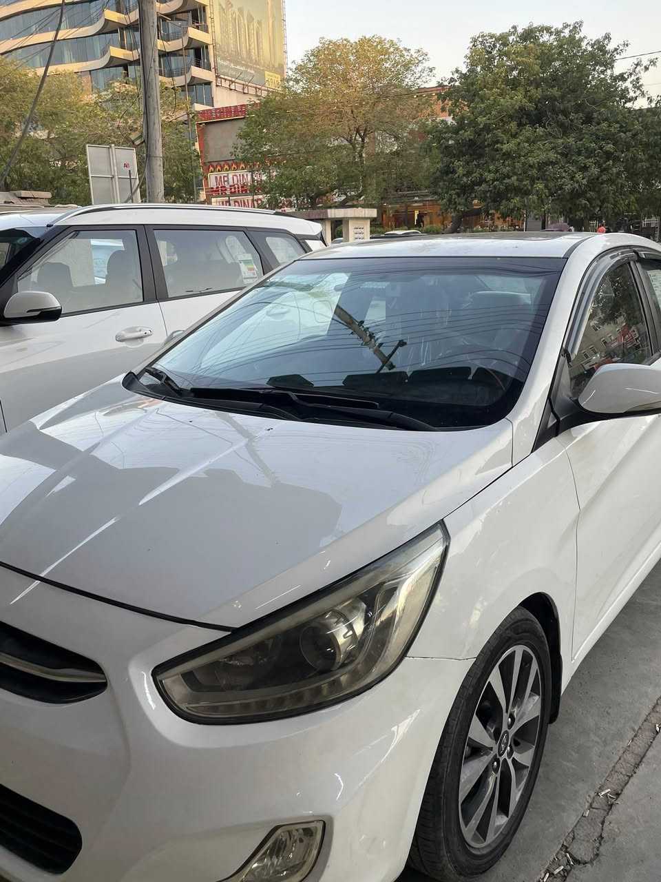 اكسنت 2016 خليجي محرك 1600 صبغ 3قطع عكس السايق جاملغ خلفي وبابتين لغرض الجماليه ماشيه100 المواصفات شاشه فتحه سقف تبريد ثلج رقم بغداد الجديد باسمي وهزه جديده سياره جاهزه من كلشي مكان السياره بغداد المنصور للاستفسار
***********
