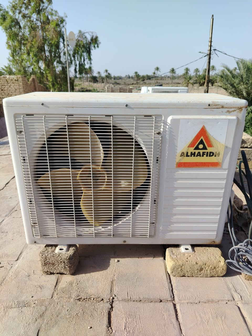 السلام عليكم عندي سبلت الحافظ طنين  اخو الجديد اريد ابيعه الشراي يخابرني ***********
