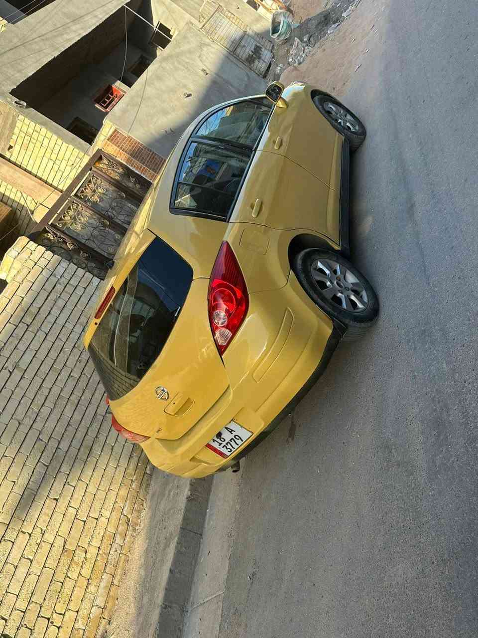 نيسان فيرسا 
2010 
كير ومكينه توني شادهن قبل شهر ونص يشگن الكاع 
صدر كله جديد نقص دبل فقط 
زوج تاير امامي 
شاشه 
ايندرويد 
كامره 
نقص كمبريسر 
ترايك للبصره 
مكان بغداد سيديه
 ***********
