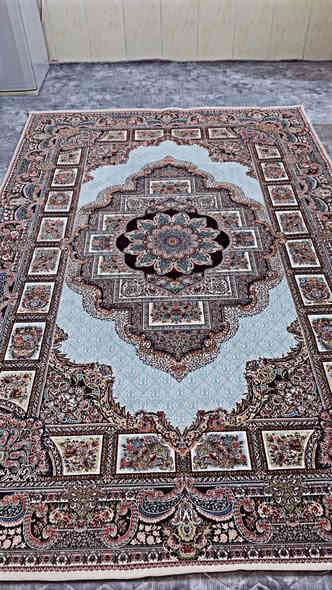 مافوري كاشاني ئێرانی 2بە3هەزارو دوسەد 1200شانةپاک وبێ عەیب بۆفرۆشتن لەهەولێر سعر 100 هةزار رەقەم *********** أربيل
