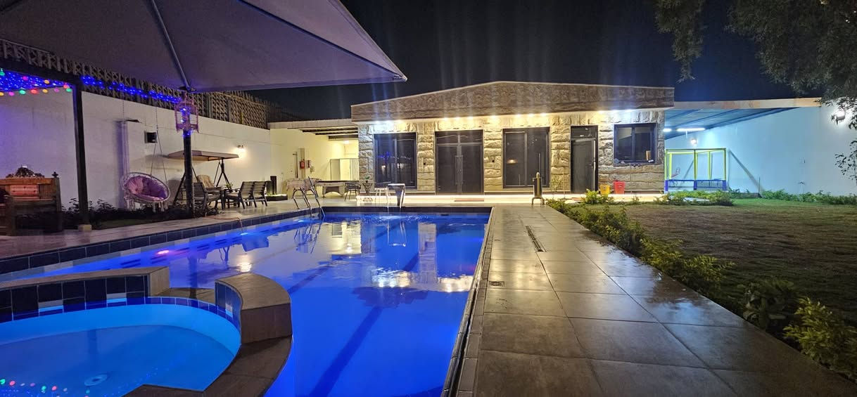 متوفرة شفتات صباحي ومسائي وكافة الايام للحجز والمناسبات وتساب *********** موثقة بتطبيق اجرلي مزرعة الياقوتة. جديدة جدا
