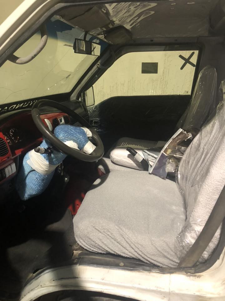 هۆندای 1998
گێڕو مەکینەی ئونجی تازەکان بەشەرت
کوشین فاڕە
گەرمی ئیش ئەکات
ئەوەلیات حاسیبە مەزبووت
ناو غورفەیەکی جوانی هەیە
ویل سۆپەر تایەی لۆکە
ئەو دەعامیشی لەگەلە
شوێن ڕزگاری سمود
سعری٣٧مەعمەلە
***********
