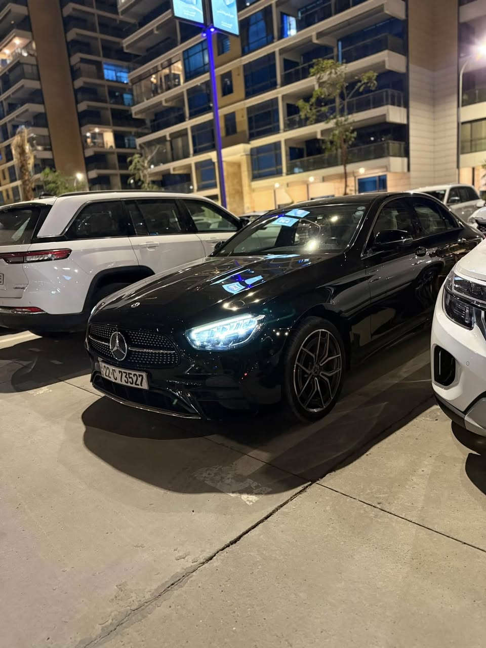 سلام عليكم مارسيدس E200 موديل 2022 وكاله Bcm خليجيه Amg رقم اربيل مغلفه ppf ماشيه 49 الف كم بيها بارد بالجاملغ الخلفي يم قبغ البانزين هزه وتحويل جديد 
السعر المطلوب 40500 لزياده المعلومات الاتصال ب ***********
