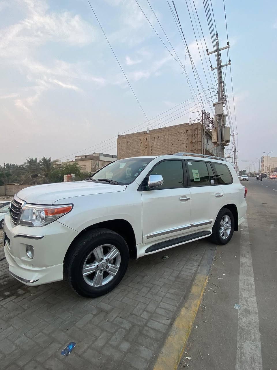 السلام عليكم 
لاندكروز GXR 
محرك V8
مديل : 2013
رقم بصرة انكليزي باسمي 
سياره جاهزة تخم تيار مابيها اي نقص 
ملاحظه : السياره بيها مكانين بارد جداً بسيط 
بدون اي ضربه او صبغ.
السعر :330 وبيها مجال 
العنوان؛📍البصرة
‏📞***********
