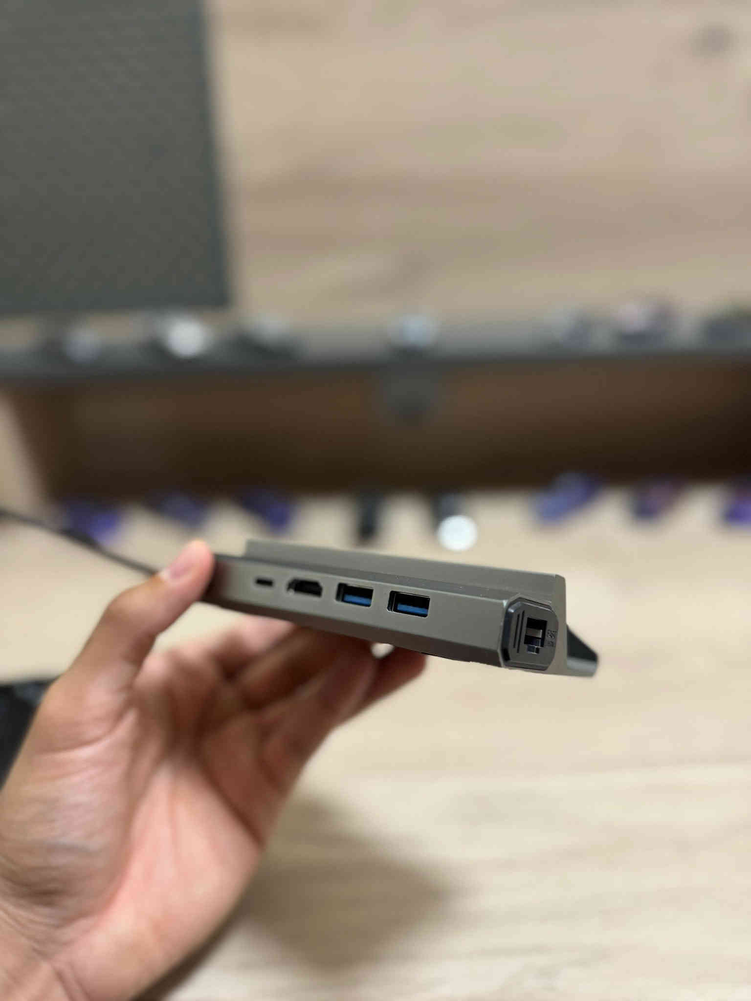 ستيم ديك ذاكره 256 نضافه فول مثل ماواضح بصوره وياه دوك يعرض لشاشه وكفر جلاتيني ولاسق شاشه السعر 450 مكاني البصره ابو الخصيب رقمي ***********
