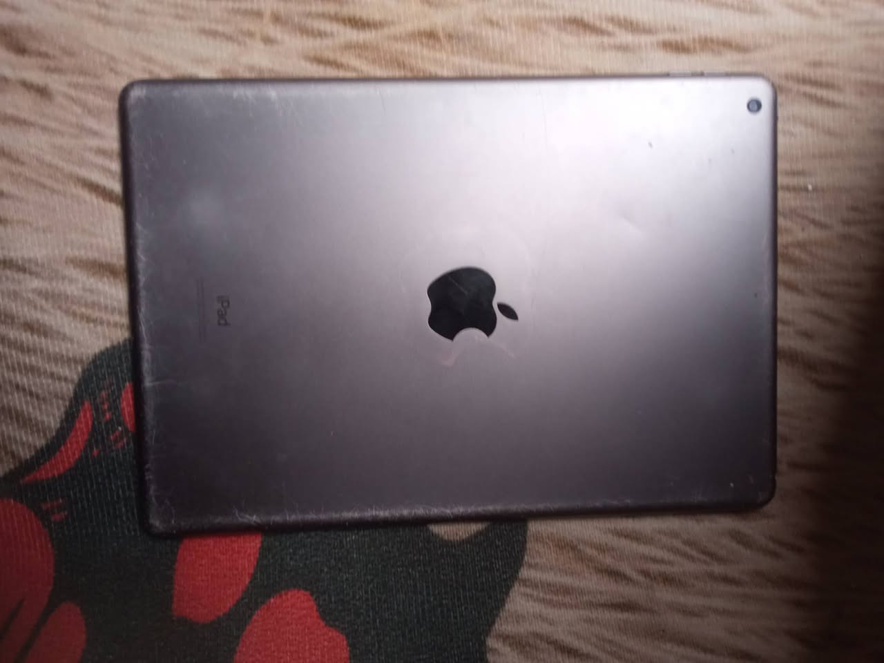 سلام عليكم ايباد 8 ذاكره 32 محدث اخر اصدار 26 الايباد مدخل صيانه ولا مفتوح فقط الاكلاس مكسور مرواس  ب11 عادي 
***********
