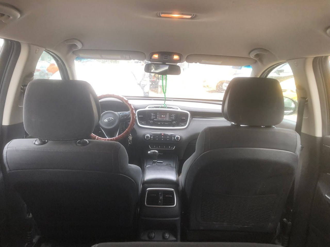 سلام عليكم سورنتو 2016 حادث جاملغ جها السايق مدون دواخل مكينه GDiقتصادي
تخم تاير 
قطعتين تبريد 
حساس خلفي 
كامره دواره 360درجه
مانع نزالق 
فور ويل 
كشن كهربائي 
كشن تدفاء 
سياره نص فوالف عارضها 147$وبيها مجال حك الجيه***********
