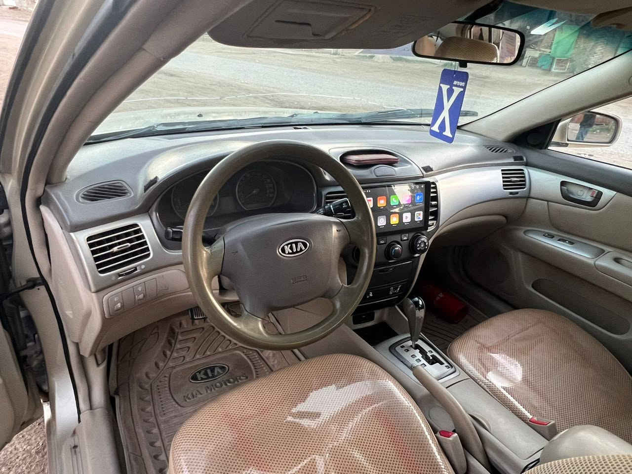 السعر ((87)) وبيها مجال
الاتصال ((***********))اوبتيما خليجي مديل ((2009 ))  رقم بابل سنويه  الغايه 2028 

فول مواصفات عدا الفتحه 

ملاحظه // سياره بيها رشات صبغ جدا بصيطه بدون دواخل 

مكينه وكير وحداديه وضع شركه شرط 

مكينه وكير وحداديه وتخم تاير كله جديد كهربائيات كله شغاله تبريد ثلج ❄️ 

مكان السياره نجف
