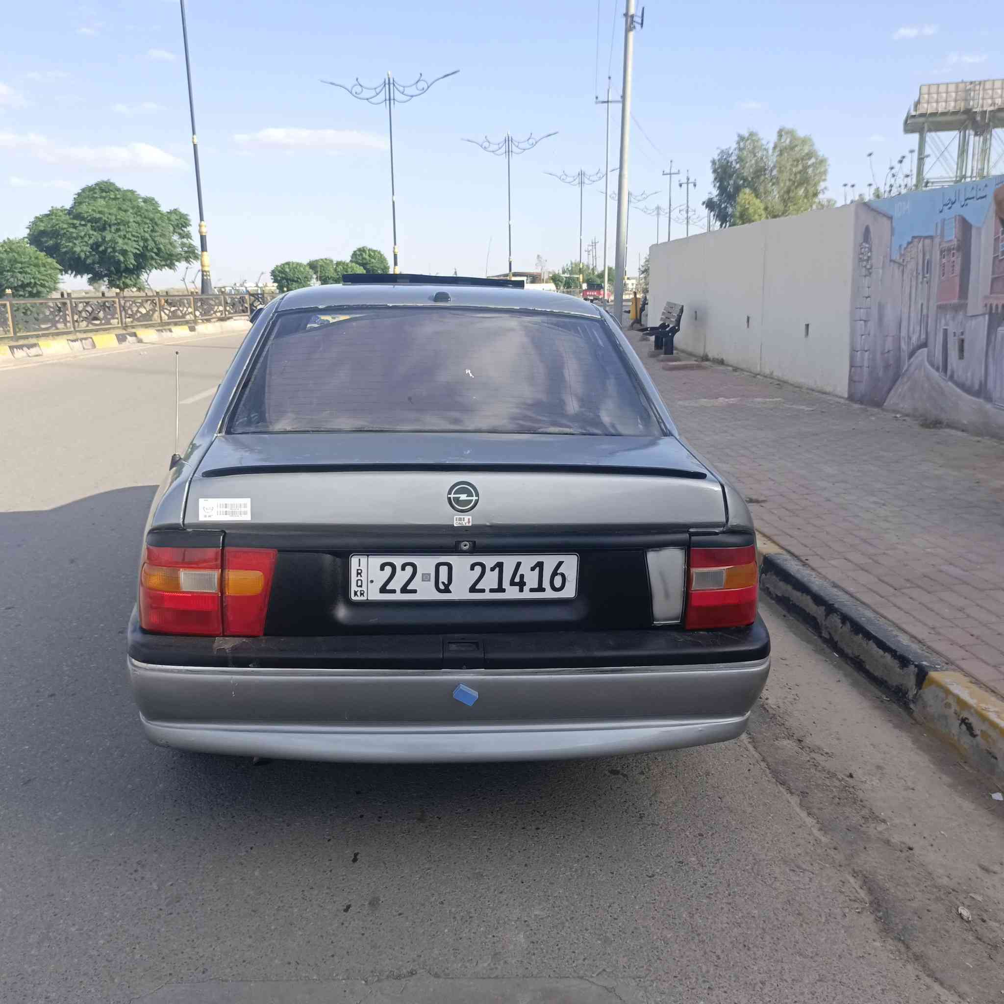 السلام عليكم سياره فيكترا سياره بسمي سنويه جديده رقم اربيل  كير شرط محرك شرط نضيفه كلشي شغال بيها حجم 18 موديل 94    ***********
