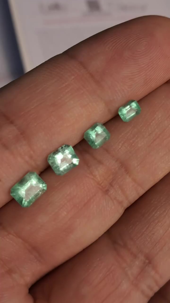 زمرد كولمبي
احجار زمرد كولمبي ، كل حجر يحمل شهادة مختبر دولية خاصه بي تثبته حجر طبيعي أصلي 
خدمة التوصيل متوفره 🚕 داخل العراق وخارج العراق ✈️ 
رقمي واتساب للتواصل ***********
طبعاً أصلي ها مو أبو ( الذمه ) 😄
