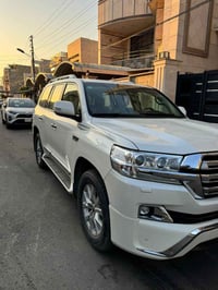 لاندكروز موديل ١٧  رقم بغداد بأسمي  قطعة صبغ الجاملغ الخلفي وباب الصند...