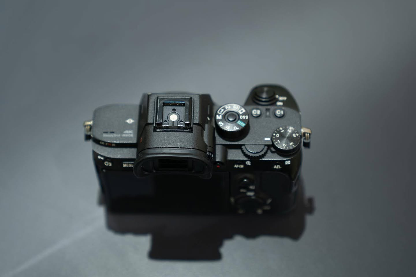 للبيع  SONY A7RIII
للتواصل ***********

مكاني بغداد شارع فلسطين 

نظيفة كلش 100% 

السعر 1600

ملحقات كارتون وشاحنة وبطارية

للعلم هذه R3 مو A7III

 يعني 42.5 ميكه بكسل
