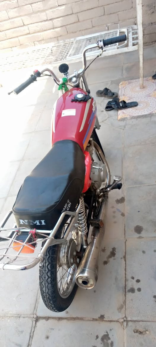 سلام عليكم دراجه البيع نامه شلامجه وراق سكنر سعر 350 بيه مجال ***********
