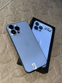 آيفون ١٣ برو ماكس ٢٥٦ • بحري ٩٤٪ • ابيض ٨٩٪