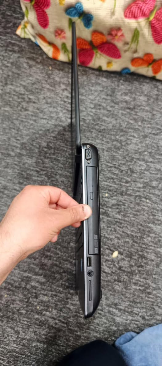 لابتوب hp مستعمل نظيف البطاريه ساعتين ونص تشغل والمواصفات مذكوره بل صور مع ماوس وقاعده تبريد وباقي تفاصيل  والسعر الاتصال اوواتساب ***********

***********  مكلف بنشر اخوتي
