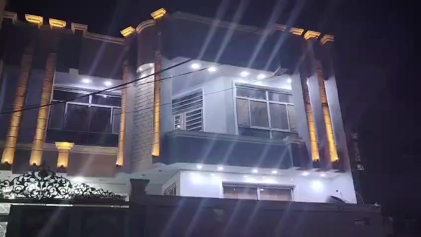 السلام عليكم بيت للبيع خلف محطه بته مباشره ثاني بيت موقع مميز جدا وبسعر مناسب 🔥
للبيع بيت مساحه 160 متر واقع حال 170 متر  طابو زراعي....

واجهه 10 متر .......
 
الموقع خلف محطه بانزين خانه بته مباشره موقع ممتاز ممتاز...
خدمات كامله ماء وكهرباء ومجاري وتبليط شارع 10 متر ......

يتكون من طابقين 
الطابق الاول ⬇️ ⬇️⬇️⬇️⬇️⬇️⬇️⬇️
( طارمه. استقبال. مطبخ. صاله. صحيات داخليه . غرفه نوم.).....
الطابق الثاني يتكون من ⬇️ ⬇️⬇️⬇️⬇️
(غرفتين نوم. بيتونه. مجمع صحيات. مطبخ.)...
البيت بناء حديث درجه اولى اي نقص ما بي الابواب كله سحب لون ابيض صاج تصميم تركي درجه اولى....
البيت طابو زراعي...
#سعر البيت جدا مناسب ومال بيع وارخص بيت بالمنطقه هوه....
للاستفسار اكثر الاتصال على الرقم 
 ***********.....
