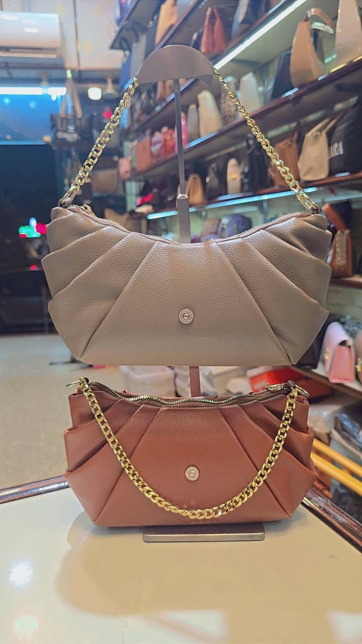 ✨️ جديد فينيسيا ✨️ New Venesia ✨️
✨️👜 حقيبة بناتية تخبل 😍👌
✨️ السعر 5.000 فقط ✨️


**إذا كنت صاحب هذا الإعلان وتريد حذفه لأي سبب، رجاءا أرسل رسالة إلى الدعم الفني**