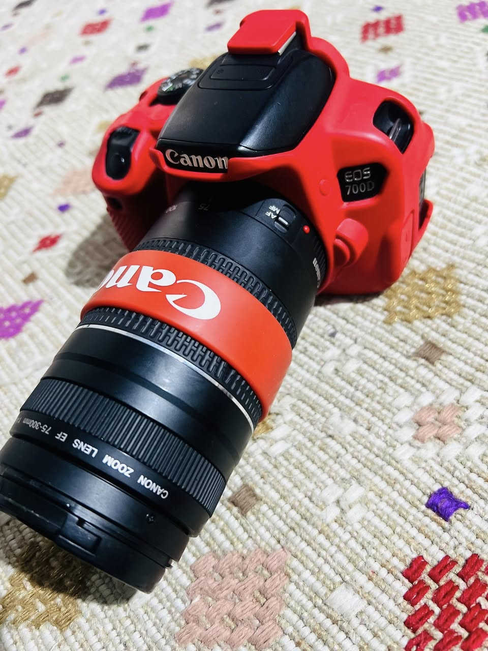 السلام عليكم كانون 700D عدسه 70-300 مكاني بصره السعر 500 كامل ملحقات صورتها تخبل للأستفسار *********** اذا مغلق واتسابي يشتغل
