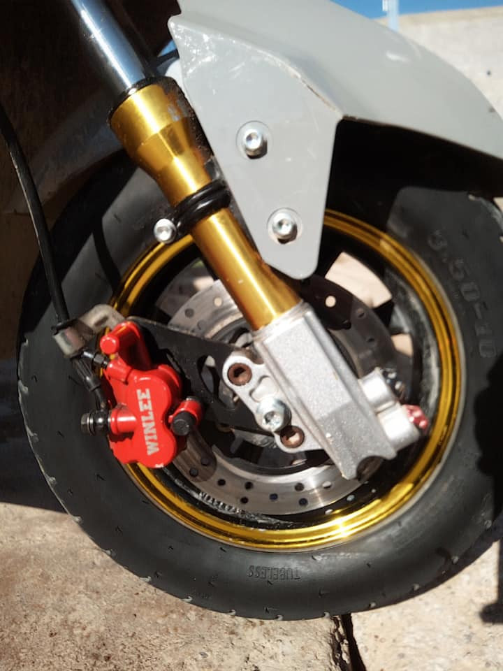 السلام عليكم ورحمة الله وبركاته 
عندي ماطور شحن للبيع فقط فقط 🥰 
مواصفات معروفه 🤩 
1 ___6 بطاريات 🤯 
2___4 نمر السرعة 99 شلعه فول 🤯
3___لايت ثلجي عالي ناصي رماش 😵‍💫
4___بك لايت شغال 🥰
5___اشاير يمين ويسار 👉👈
6___اصطابات رياضية 🤯
7___شركه كوريا مار شرط شرط الصلي مو التقليد 🥰
8___لون سمنتي مميز 👮
9___ شاحنه اصليه ام النقاط 👮
10___تايرات جدد زوج مبدلات 😍
11___ابريكات رياضية 😍
12___دبلات الكدام رياضية 😍
13___دبلات الوراء رياضية 😍
14___ شلعه ومعدل نار 🔥 
15___ شرط الفحص البطاريات 👉
16___ مكاني موصل ايسر الفلاح الأولى 😍
17___يرحم موتاكم المو شراي لايدخل عل خاص 😡
18___ السعر 700 وبي مجال حك جيتك 🤩


**إذا كنت صاحب هذا الإعلان وتريد حذفه لأي سبب، رجاءا أرسل رسالة إلى الدعم الفني**