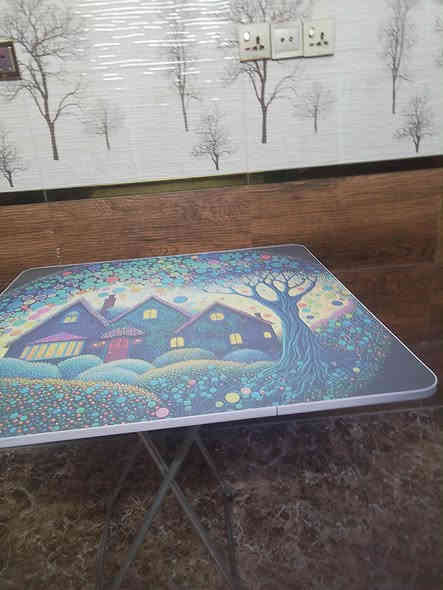 ميز خشب ميز جام مستعمل قليل حيل انضاف ثنينهم 35 وبيهم مجال مكان حي السماح
***********
