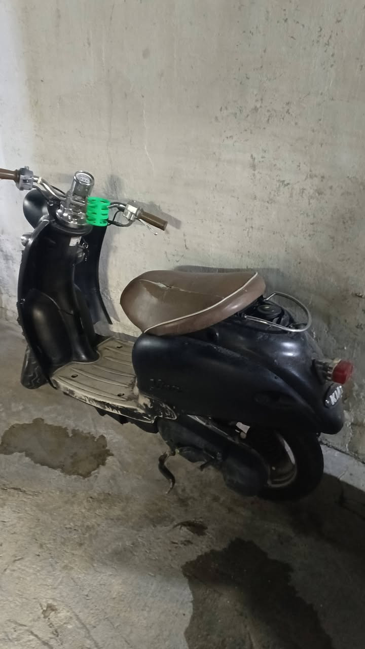 دراجه عبد الحليم كلاسيك السعر 90 وبيه مجال العنوان حي السلام الطوبجي قرب دائرة  المرور الرقم ***********
