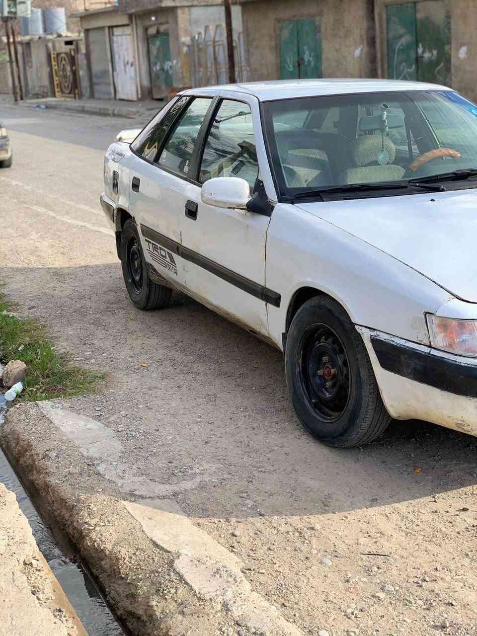 سلام عليكم 
تراهم قصاد اذا مقدمه زينه
سياره دايو اسبرو للبيع موديل 93
شراط التحويل او وكاله 
محرك كير شرط 
هاتف ‏‪0773 418 3493‬‏
