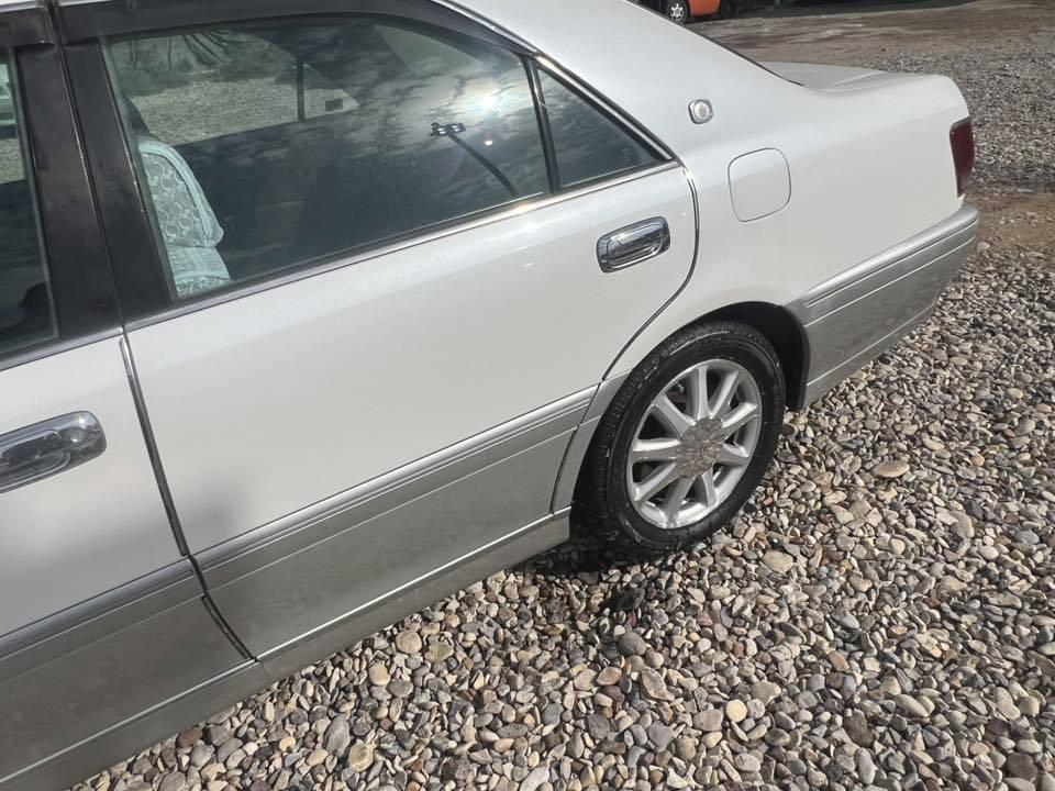 للبيع فقط ملكه كفاله عامه جاهزه للترقيم بيه كتاب حجز من مديريه المرور  4دكم فول فول عدا الفتحه كرستال ثلاجه تبريد قطعتين 4كشنات كهربائي ويل نجمه تخم تاير مكينه ديفور الكبير شاصي175 مكاني ناصريه شطره السعر 90 
***********
