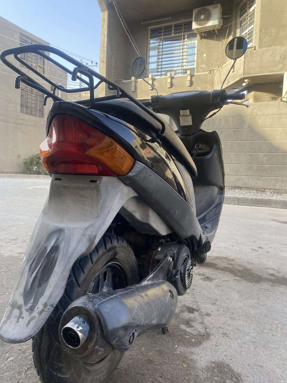 دراجة سازوكي 120  محرك نظيف الكفرات بس الأمامي متضرر  شغاله كلشي ما بيها صافيه  مكاني بغداد السعر330  رقمي للاستفسار ***********
