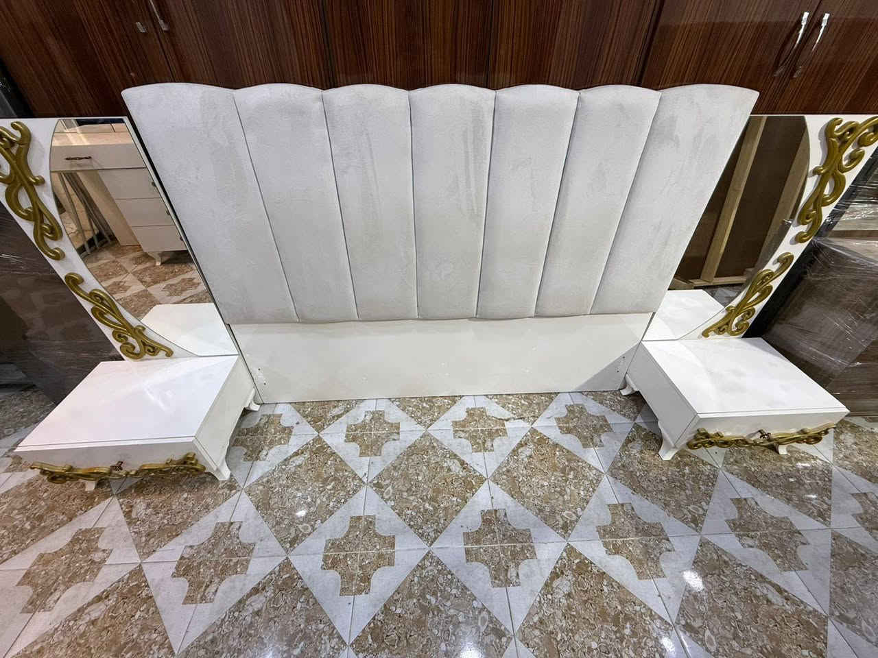 ناونيشان/سليماني كانيسپيكه  پيشانگاي مه ليك

سعري/٦٥٠  هه زار 

تاقم نوستني توركي به دؤشه كه وه /٧ پارجه /ماركه يه

قياسي /كانتؤر/٣مه تر دريژه/٢٣٠به رزه /٦٠ قوله 

سيسه مي /١٨٠  به /٢ مه تره 
زؤر  تايبه ته ماليدؤسته كه م به كار هاتوه

كانتؤري /٢ درگاي تاكو /٢  درگاي  سلايته

هه ربه ريزي خوازياره ئه تواني په يوه نديمان پيوه بكات

گه ياندنيشمان هه يه بؤ سه ر جه م شاره مان

***********  viber
