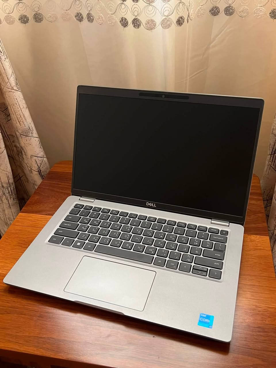لابتوب DELL معالج i7 جيل (11TH) ورام 16 للبيع .
اللابتوب مفول مواصفات
الجيل مالته حديث ( الجيل الحادي عشر ) 
شحنة تايب سي
معالج i7 فدشي يتحمل شغل والعاب 
تصميم سلم ووزنه خفيف
 كيبورد ضوئي
اللابتوب جدا نضيف وادائة قوي وممتاز يفيد الي عنده دراسة او العاب متوسطة او غيرها من الاستعمالات .

المواصفات :
المعالج intel cori7
الجيل : الثامن (11TH)
كرت الشاشة : INTEL UHD GRAPHICS 8GB 
الشاشة : فول اچ دي (FHD) حجم 14.3 دقتها والالوان جدا واضحه وتشغل 4K بالمشاهدة .
الرام : 16GB نوع DDR4 فدشي راقي .
الذاكرة : 256GB ssd M.2 
كيبورد عربي انكليزي ليزري .
كيبورد ميكانيكي .
سماعات ستيريو .
كامرة امامية واضحه
بطارية اللابتوب ليثيوم تطول فوگ ال 4 
ساعات ب الاستعمال المكثف .
غالق كاميرا سلايد .

المنافذ :
 منفذ تايب سي للشحن
منفذ تايب سي لنقل البيانات
منافذ USB 
منفذ Hdmi
منفذ سماعات
منفذ LAN
وغيرهن بعد.

المميزات:
معالج i7 مو i5 يتحمل شغل كلش قوي
رامات 16 مو 8  
اللابتوب نضافته كلش حلوه ماصارلي فتره من ماخذه .
منصب عليه وندوز 11 برو مفعل مدى الحياة.
منصب عليه اوفس مفعل مدى الحياة .
كيبورد عربي انكليزي ليزري.
كامرة امامية جدا واضحه.

الملحقات:
ملحقاته كلها موجودة واصليه
كيبل ثلاثي اصلي.
شاحنة اللابتوب الاصليه  .
جنطة لابتوب مرتبه هم بعدهي جديده غير مستخدمه .

منصب عليه وندوز 11 برو مفعل مدى الحياة وحزمه الاوفس كامله كذلك مفعلة مدى الحياة .

اللابتوب كلش نضيف ومواصفاته قويه ومحترمه وتصميمه كلش مرتب . ومابي أي نقص كيبورد سماعات انترنت شاشة كامرة كله شغال وممتاز وماب اي نقص من اي ناحية .
وكلشي بي بعده جديد ونضيف مثل ماموضح.

السعر : 385 الف وبي مجال جدا قليل .

مكاني النجف والي يريده توصيل هم موجود ان شاء الله .

*********** بي واتساب

(لابتوب للبيع النجف بغداد الانبار البصرة حاسبة محمولة منضدية دل dell pc laptops laptop computer )
