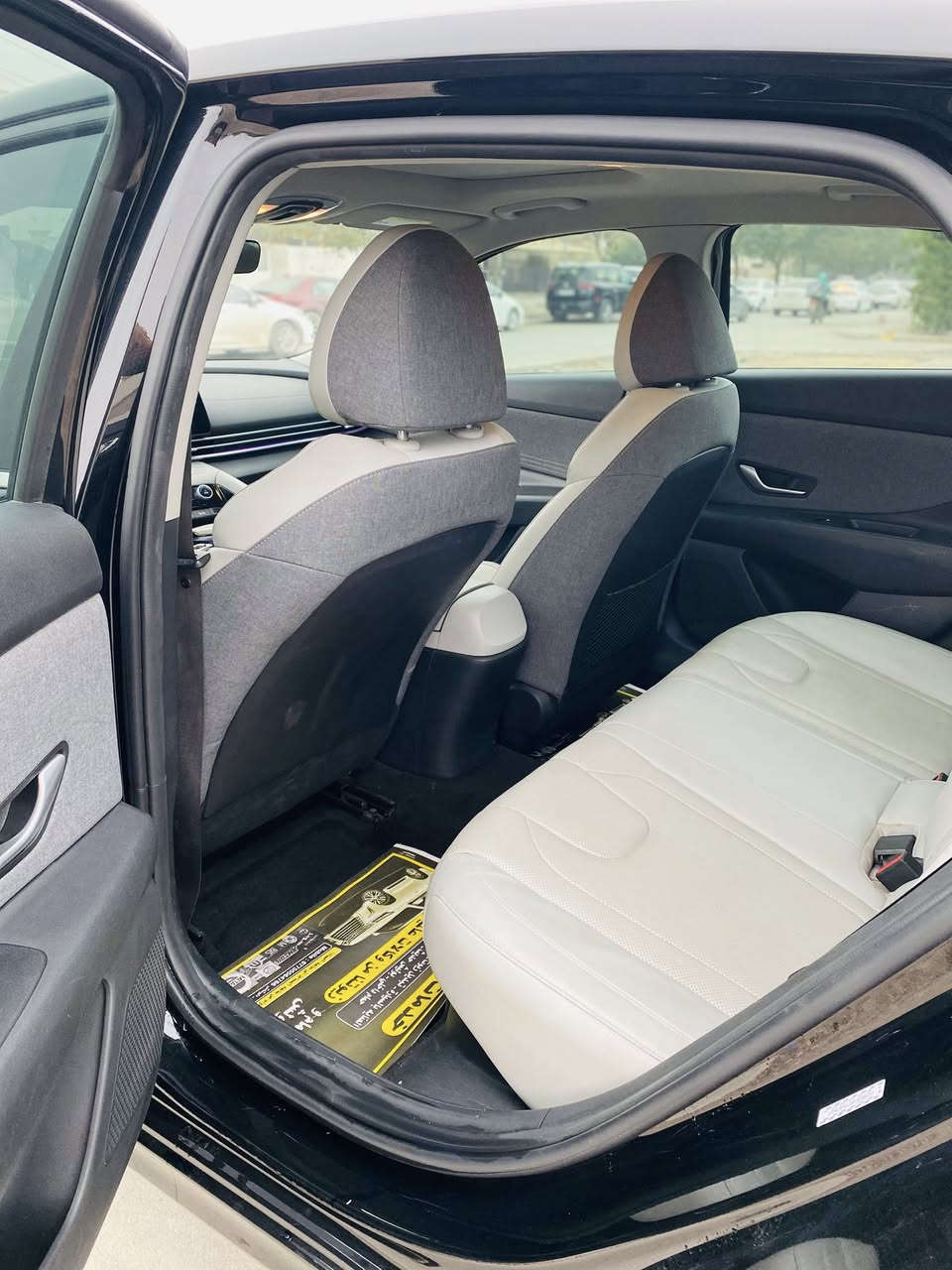 ⛔️⛔️النترا هايبرد لمتد اعلى فئه
الموديل :2023

المواصفات لمتد اعلى فئة موجوده بالهايبرد :-

🔘فتحة سقف سلايد طكتين 

🔘كشنات خزن مميوري 2 وضعيات مع امكانيه الخروج السهل

🔘سستم صوت من شركة Bose 🔊الالمانيه + دمام مع امبليفاير
 
🔘داخل لونين مميز اوف وايت ابيض مطعم باسود ورصاصي

🔘لد امامي + لد خلفي 

🔘دشبول متصل + لد ليزري مخفي مع اناره مخفيه اكثر من 70 لون 🌈

🔘لايت زنون 3 عدسات بلادي مع حاجب لد نهاري 

🔘بصمه تشغيل وايقاف السياره 

🔘حساس امامي + حساس خلفي 

🔘كامرا دواره + حساس 360 درجة

🔘اوتو  هولد 

🔘مود درايف 

🔘ثلاث مودات قيادة

🔘سايد بريك كهرباء 

🔘كشنات  جلد  ابيض + كشنات  كهرباء

🔘كشنات حار + بارد  + كهرباء + خزن

🔘رادار  امامي + رادار جانبي + رادار  خلفي

🔘صندوك  ذكي عند الاقتراب 

🔘يدات بوب لمس للبصمه

🔘نظام ترحيب للسائق مع انارة 

🔘تبريد منفصل مع مناخ منفصل للسائق والراكب 

كل مواصفات موضحة بصور مع صور الحادث 
حادثها تبديل دعاميه فقط بدون اي بارد السيارة كاملة مكملة مابيها نقص برغي

مكاني بغداد المنصور 

للسعر التواصل خاص او الاتصال:
***********

#للبيع
#سيارات
#النترا
#هايبرد
#لمتد
#هيونداي
#سيارة
