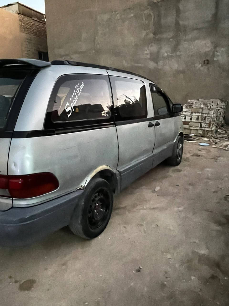 السَلٱمٌ عـَلـْيگمّ-ۈرحـْمّـٌة ٱللـّہ ﯙبُرگـّاتہ
بيع مستعجل
تيوتا بريفيا موديل 1996
يسرة بلادي 
سنوية لل27
رقم انبار مشروع وطني
تبريد شغال
گير ومكينة خير من الله
داخل يرادلة ترتيب

السعر 36 وبها مجال .

نقصها الستيرن ثگيل ما اعرف بور او مشط ما فحصتة وبيها ملاحضات 
للاستفسار خاص او اتصل *********** موجود بي واتساب
مكان السيارة بغداد الدورة
