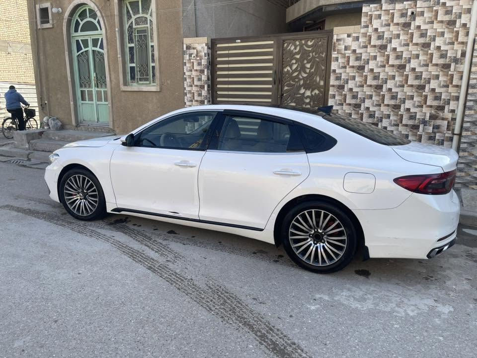 السلام عليكم ازيرا موديل 2018 خليجي فول موصفات  بانزين بلادي 6 سلندر ماشيه 138 كم رقمها اربيل باسمي.السياره مناقصها شي عليها ادامه كامله .. السعر 150…واي إستفسار  ***********
