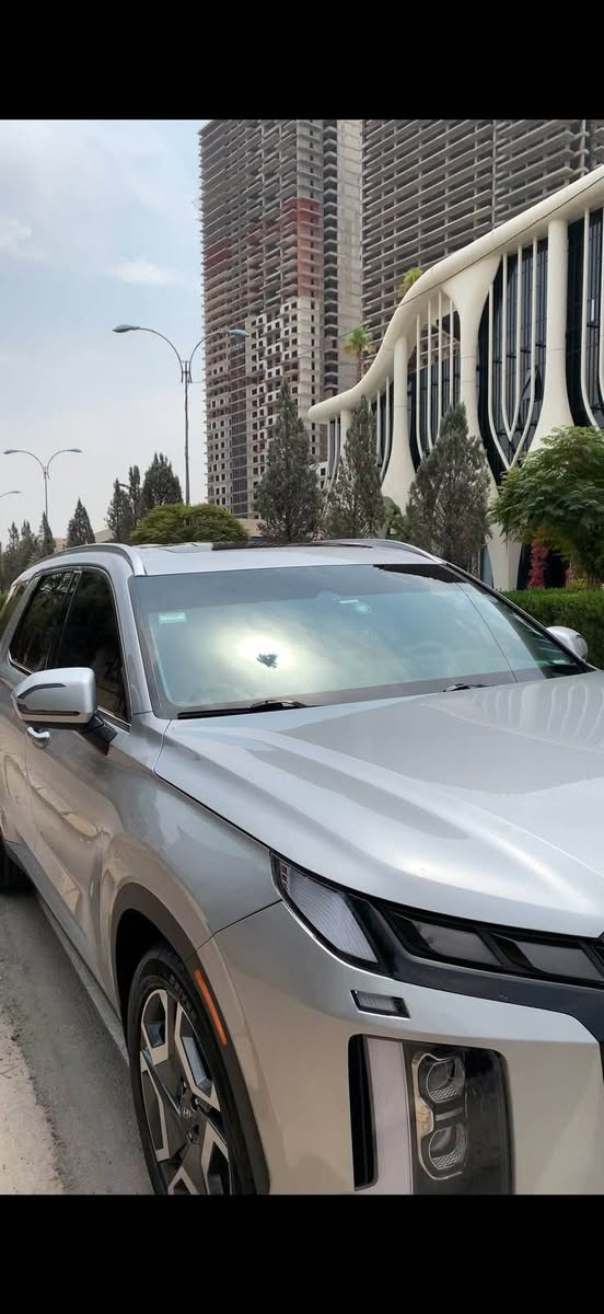هیوندای پاڵا ساید مۆدێل ٢٠٢٣ مواسەفات SEL Premium  ڕەنگی ڕەساسی ناو رەساسی کوشین جلد 
کوشینی پێش و دواوە سارد و گەرم کوشین خەزن 
شاشە گەورە دەشبول دیجیتەڵ ٤ مۆدی لێخورین 
گێر دوگمە سەماحە هارمان کاردون ٣ ڕیز کەوشین 
سەندوق شەفت لایت پێش و پشت لید بەسمە یە 
پێنج کامیرە پێش و پشت حەساس وە ڕادار ٣٦٠ پلە 
ڕاداری جادە هتد ….
گێڕ و مەکینە بەشەرت لێوی بۆ نیت کەمەک بۆیاخە 
وە چامڵخی دواوە لای سەیاق پی دی ئاڕە 
وە قەپاغ سەندووق بە بیلادی گۆڕاوە وە شانسی دواوە کەمێک قۆپاوە 
نرخی ٢٥٠$ مەجالی تێدایە 
ژمارە تەلە فۆن 
*********** أربيل, العراق
