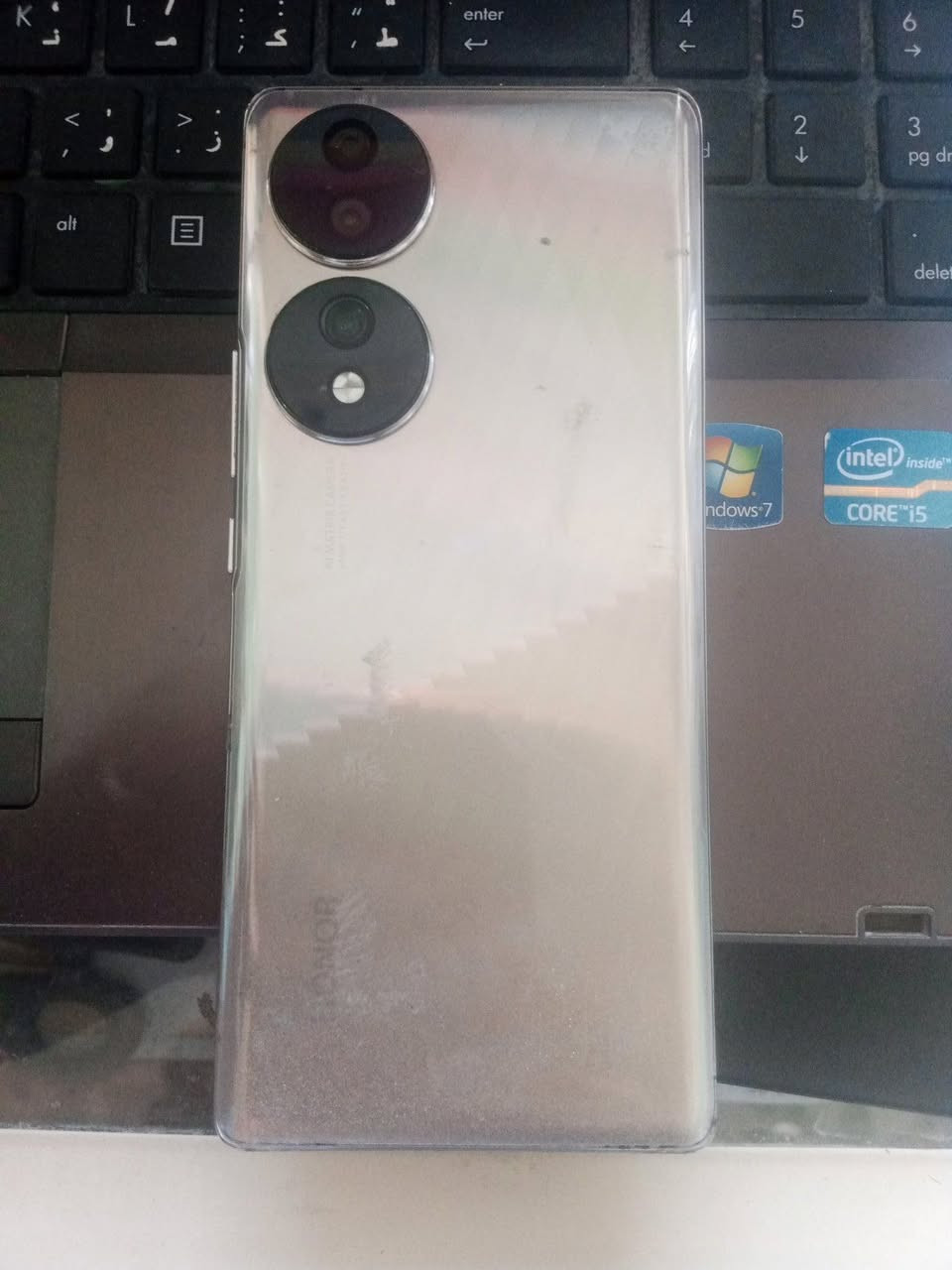 شاشه مع الشد  سعره 25 الف دينار فقط 

وكاله اصلي ✅

ضمان بعد الشد ✅

لأننا نعرف أن شاشة الموبايل هي روح الجهاز، وفرنا لكم أفضل أنواع الشاشات (أصلية - وكالة) وبأحدث تقنيات الصيانة.
🔥 مميزات عرضنا اليوم:
✅ شاشات أصلية: ألوان حقيقية، لمس سريع، ومتانة عالية.
✅ ضمان حقيقي: فحص كامل للجهاز بعد التبديل لضمان أعلى أداء.
✅ سرعة في الإنجاز: استلم موبايلك بأسرع وقت ممكن وبدقة متناهية.
✅ أسعار تنافسية: أنسب الأسعار في الصوب الصغير.
🛠️ نصلح جميع الأنواع:
(iPhone - Samsung - Huawei - Xiaomi - Realme - Infinix)
لا تخلي الكسر يضوجك.. زورنا وشوف الفرق بعينك!
📍 العنوان: الديوانيه الحمزه شرقي قرب مركز شباب مقابيل الساده ال سيد طالب الوكيل اليوزع وجبه غذائيّة سيد عباس 
📞 للحجز والاستفسار: ***********

العالمي لصيانه الاجهزه الموبايل .. عالم من الثقة والاحترافية 🛠️✨
