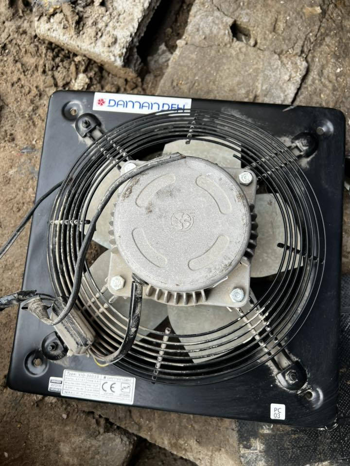 مفرغات او ساحبه عدد 2 للبيع جديد غير مستعمل للاستفسار الاتصال ***********
