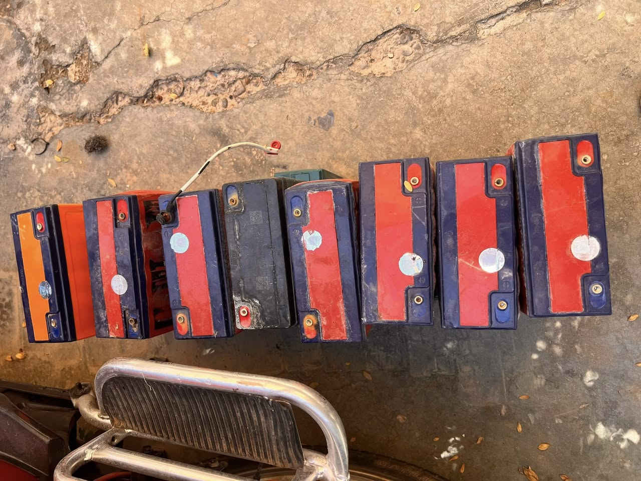 بطاريات للبيع موديل 25 بيهن نفخ شي قليل 

‭***********‬

***********

